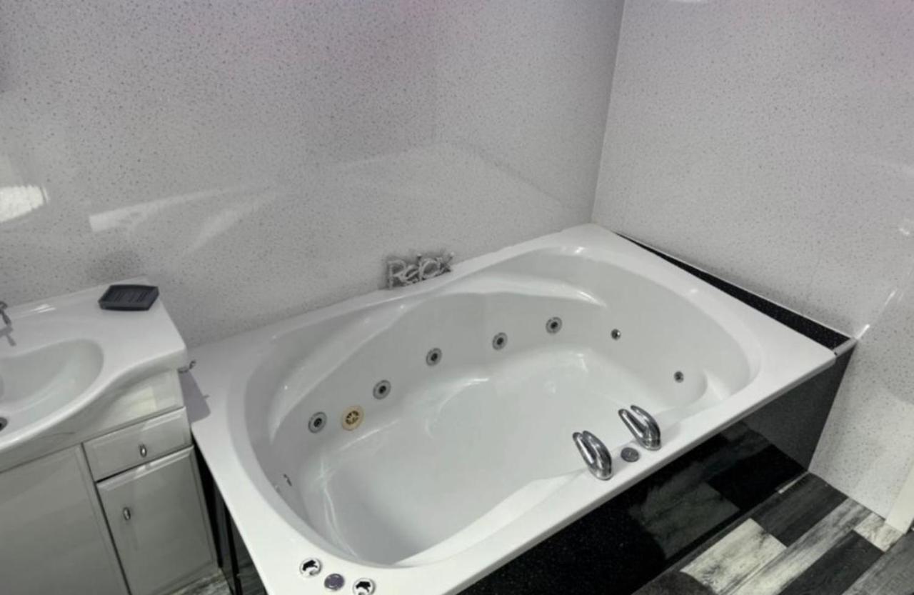 Sea View Apartment Large Balcony Whirlpool Bath 2 Bedrooms Sky Glass Tv Bridlington Ngoại thất bức ảnh